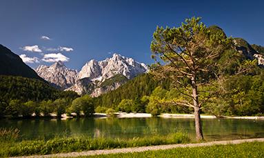 Walking Lakes and Valleys